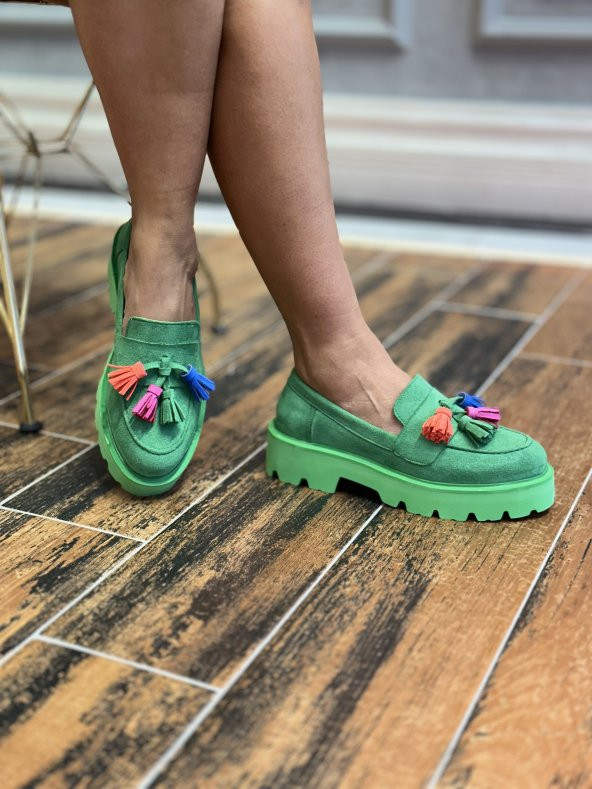 Yeşil Renkli Püsküllü Ayakkabı