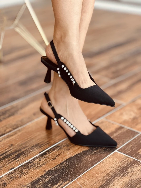 Siyah Taş Detaylı Süet Topuklu Ayakkabı