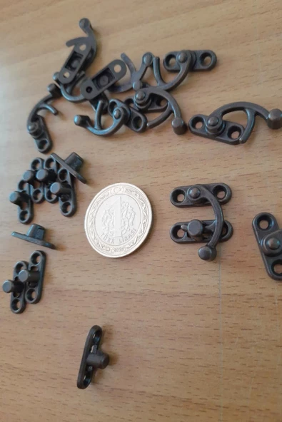 KÜÇÜK YAY GÖZÜ KANCALI KİLİT OKSİT 10 ADET KUTU SANDIK VE KAPAK KLİPSİ 20X24 MM
