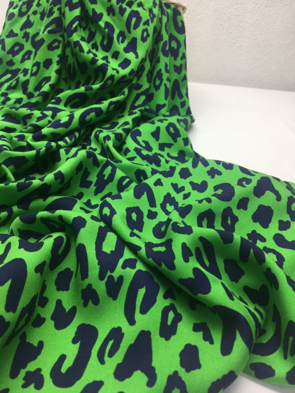 Yeşil Leopar Desenli Belmando Viskon Kumaş