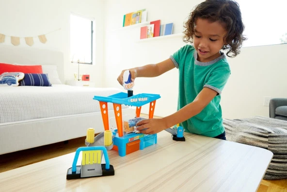 Disney Pixar Cars Renk Değiştiren Dinoco Araba Yıkama Oyun Seti Gtk91 - 2