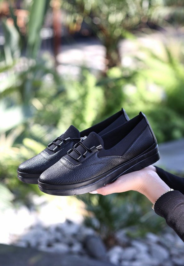 Laxi Siyah Cilt Bağcıklı Spor Ayakkabı