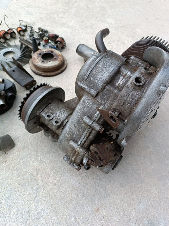 Piaggio Vespa Motorsiklet Motoru Çıkma Parça - 7