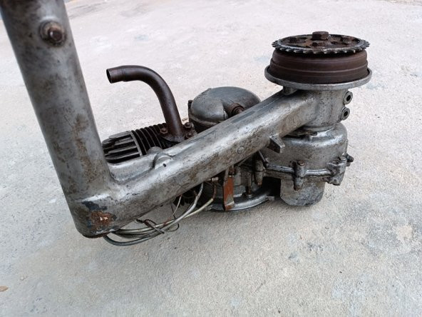 Piaggio Vespa Motorsiklet Motoru Çıkma Parça - 8