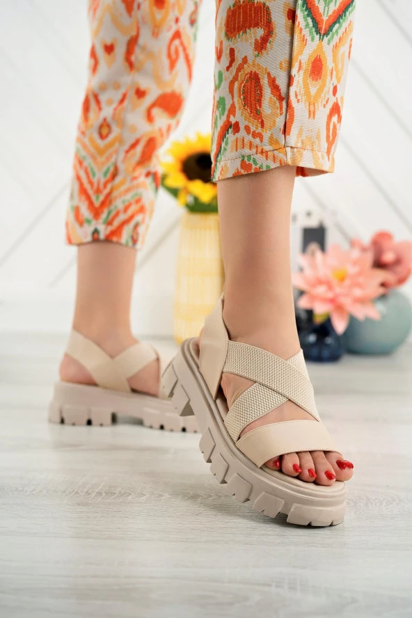 Merve BAŞ Kadın Ten Lastikli Kalın Taban Günlük Sandalet