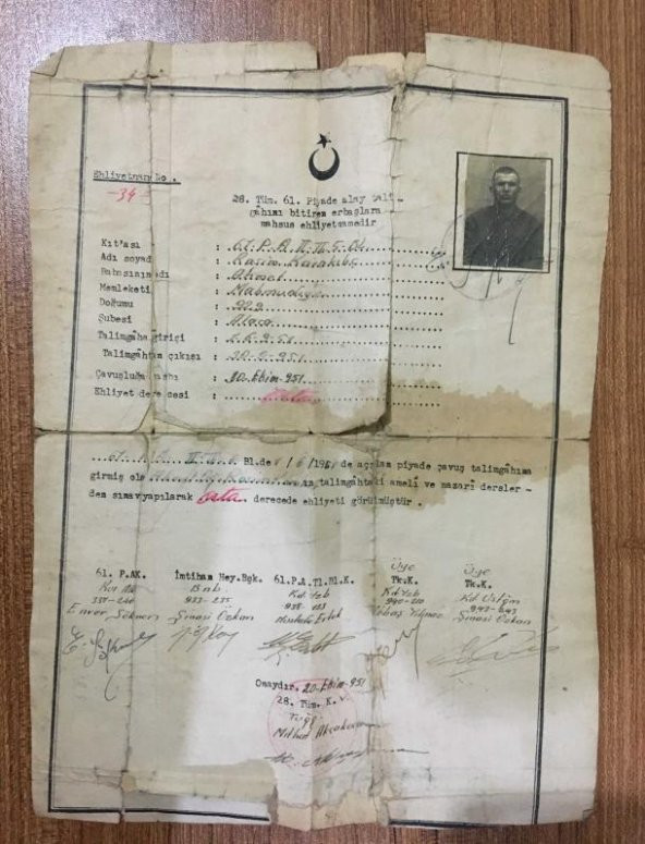 28. Tümen, 61. Piyade Alayı Talimgahını bitiren erbaşlara mahsus EHLİYETNAME (20 Ekim 1951 RASİM KARAKILIÇ adına düzenlenmiş, kaşeli, ıslak imzalı )   ( İKİNCİ EL ÜRÜN )