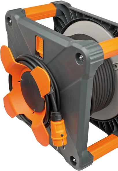 Brennenstuhl Proffesional-Line Darbe Korumalı 4x4 Yollu 50+5 Metre Makaralı - 6