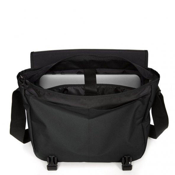 Eastpak Delegate + Black Omuz Çantası Siyah EK26E008 - 2