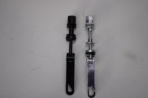 BİSİKLET SELE KOLTUK MANDALI SİYAH VE SİLVER RENK SEÇENEKLİ ürün görseli 1