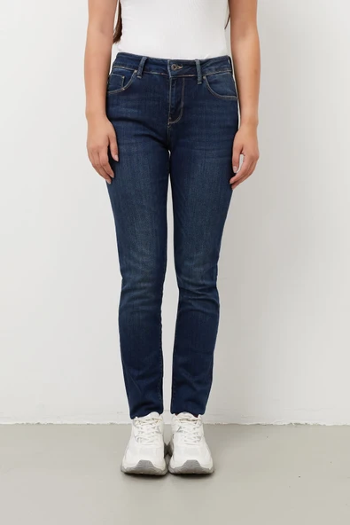 Kadın Orta Bel Düz Dar Kesim Jean Pantolon Lacivert - Resim 6