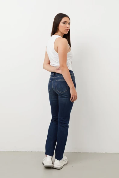 Kadın Orta Bel Düz Dar Kesim Jean Pantolon Lacivert - Resim 5