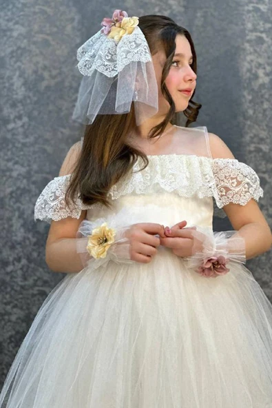 Kız Çocuk Yakası Transparan Omzu Açık Göğsü ve Kolları Güpür İşlemeli Beyaz Abiye - Resim 5