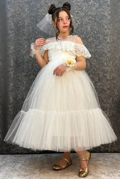 Kız Çocuk Yakası Transparan Omzu Açık Göğsü ve Kolları Güpür İşlemeli Beyaz Abiye - Resim 2