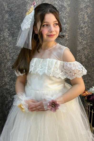 Kız Çocuk Yakası Transparan Omzu Açık Göğsü ve Kolları Güpür İşlemeli Beyaz Abiye - Resim 7