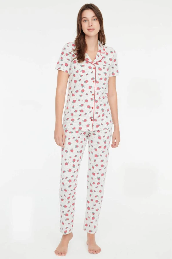 Mod Collection Kadın Çilek Desenli Boydan Patlı Pijama Takımı Gri