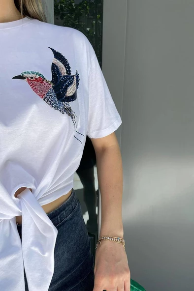 Baskılı Basic Bisiklet Yaka Bağlamalı Kuş İşlemeli T-Shirt Büzgü Detaylı Önü Kuş İşlemeli - 2