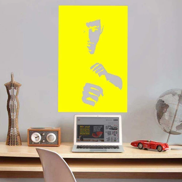 Bruce Lee - Karate Dövüş Sanatı - Karateci Silüeti Dekoratif Genç Odası Duvar Sticker, Çıkartma Sarı
