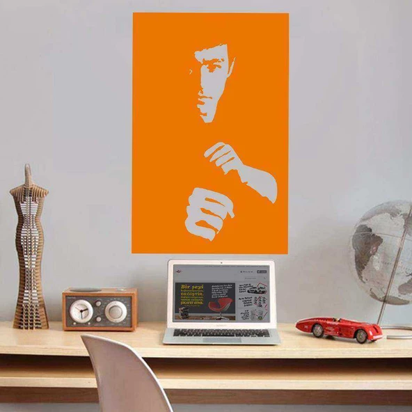 Bruce Lee - Karate Dövüş Sanatı - Karateci Silüeti Dekoratif Genç Odası Duvar Sticker, Çıkartma Turuncu