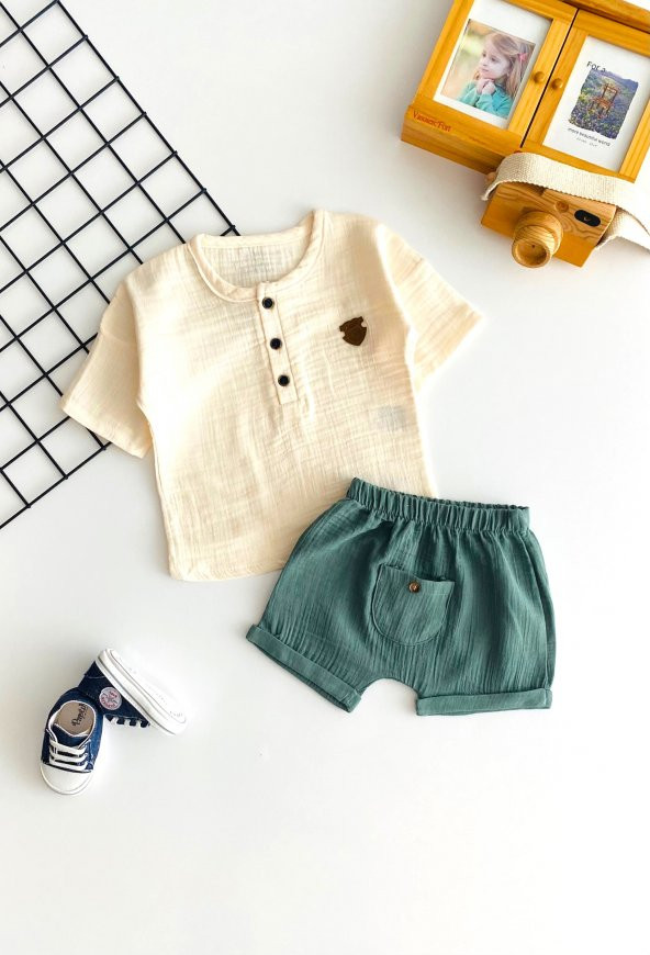 Neşeli Bebekler Müslin Kumaş Kısa Kollu Cepli Şortlu Takım Yeşil ürün görseli 1