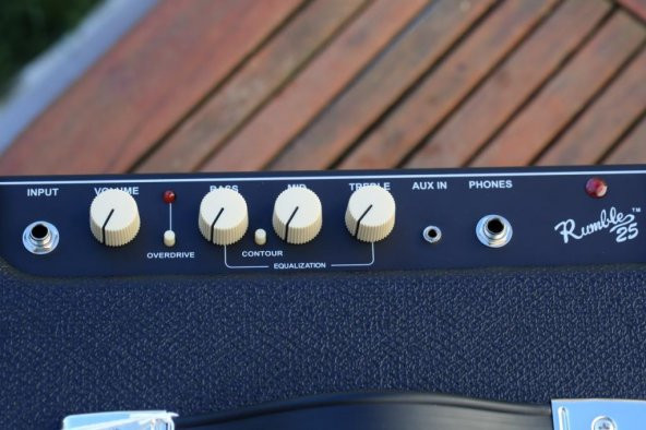 Fender Rumble 25 V3 Bas Gitar Amfisi - 4