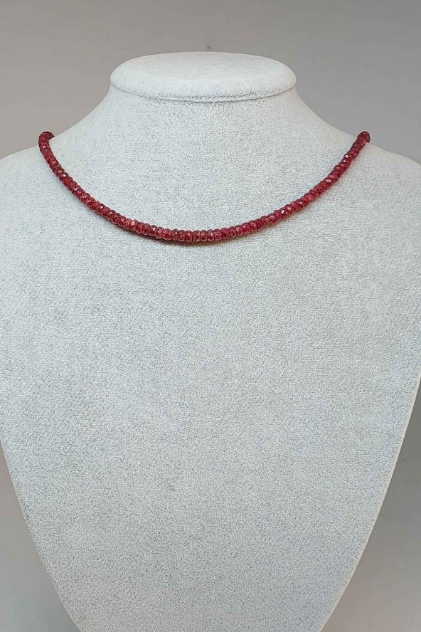 Yakut Taşı Faset Kesim 4x2mm (küçük delikli) 1000 Ayar Gümüş İpli Kolye (Klipsli)