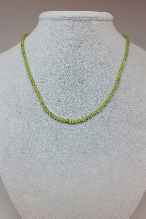 Peridot (Zebercet) Taşı 3mm 1000 Ayar Gümüş İpli Kolye (Klipsli) ürün görseli