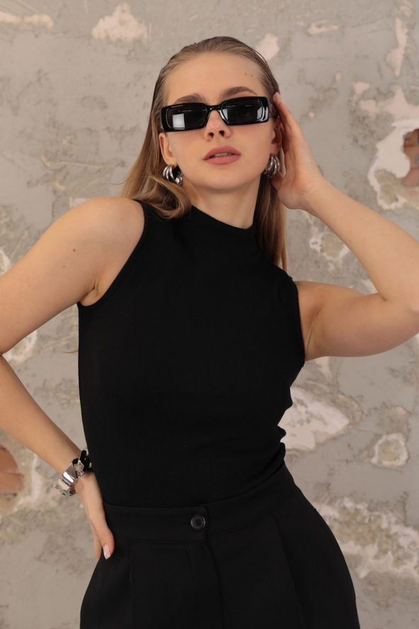 Kadın Siyah Renk Kaşkorse Kumaş Yarım Balıkçı Yaka Kolsuz Bluz - 3