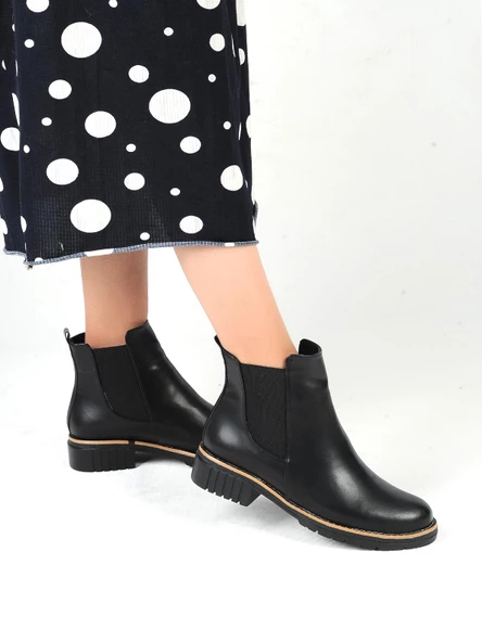 Ayakcenter 22-265 Siyah Kısa Kadın Düz Bot - Resim 3