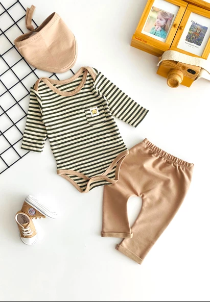 Neşeli Bebekler Fularlı Çizgili Cepli Ayıcık Nakışlı İki İplik Mevsimlik Takım Yeşil ürün görseli