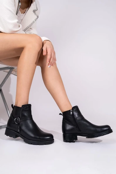 Kadın Hakiki Deri Siyah Tokalı Bot - 9000