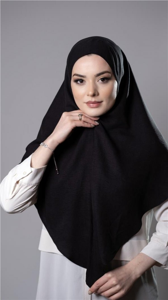 Siyah Pratik Hazır Geçmeli Tesettür Eşarp Pamuk Caz Kumaş Düz Hijab 2306_01 - 2