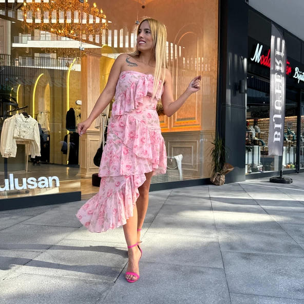Pembe Asimetrik Volanlı Straplez Elbise - 10