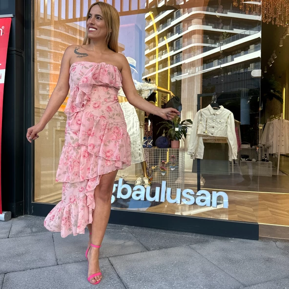 Pembe Asimetrik Volanlı Straplez Elbise - 6