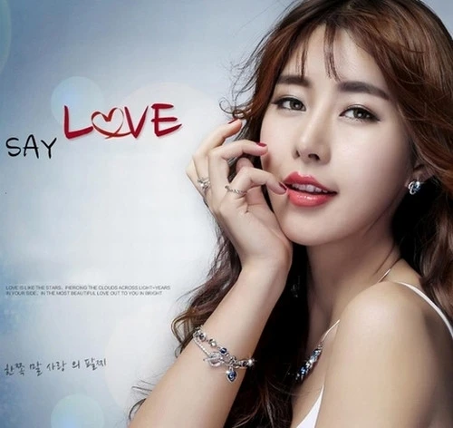 Beyaz Altın Görünümlü Kalp Taşlı Bileklik + Hediye Kutu + Ücretsiz Kargo ürün görseli 1