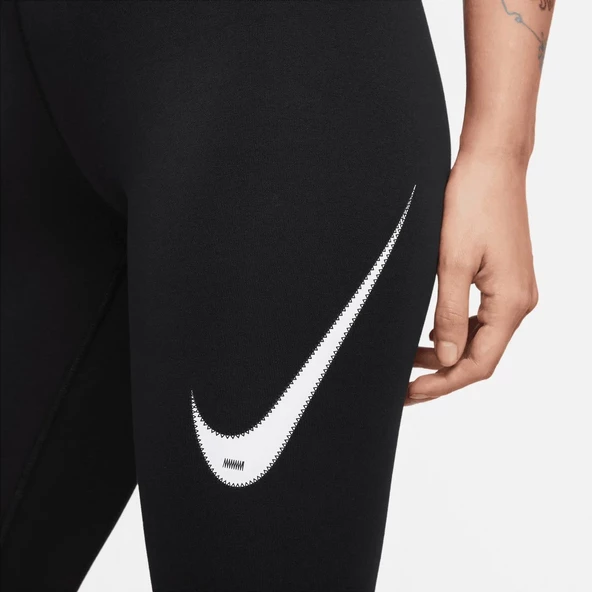 Nike Sportswear Swoosh Kadın Siyah Tayt DM6207 010 - 4
