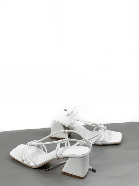 Basskan Beyaz Moys İpli Alçak Topuk Sandalet - Resim 2