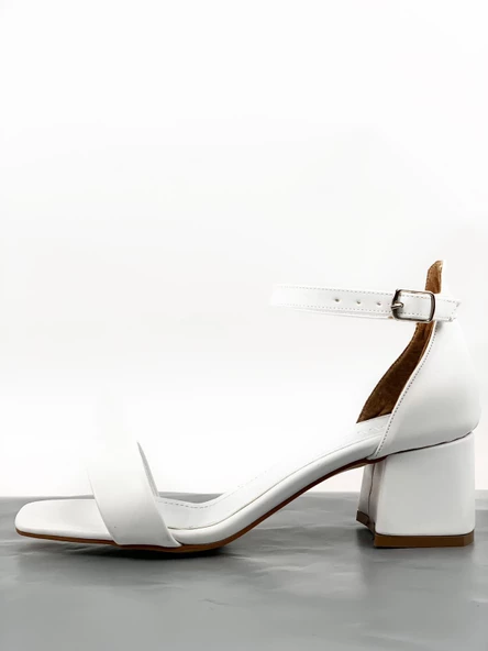 Basskan Beyaz Mend Alçak Topuk Tek Bant Bilekten Bağlama Ayakkabı