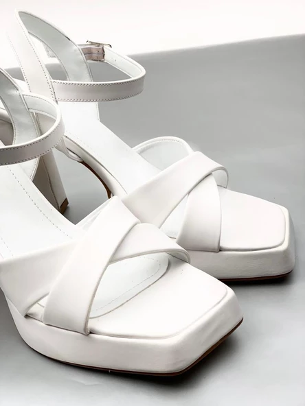 Basskan Rosd Beyaz Tek Platform Yüksek Topuk Çapraz Bantlı Ayakkabı Sandalet - 3