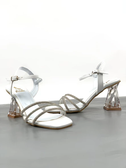 Basskan Pess Beyaz Bilekten Bağlamalı Taş Biye Detaylı Burgu Topuk Ayakkabı Sandalet - 2