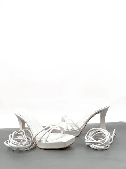 Basskan Beyaz Fonn Platform Topuklu Bilekten Sarmalı Biyeli Ayakkabı - Resim 2