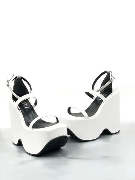 Basskan Beyaz Saten Sofya Yüksek Dolgu Platform Bilekten Bağlama Sandalet - 3