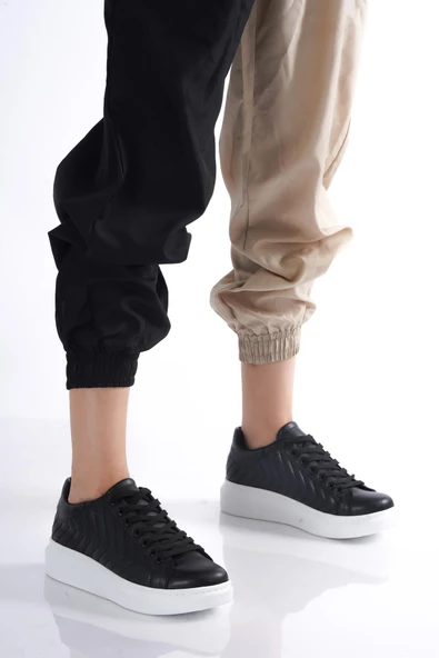 BAYAN SİYAH KAPİTONE DETAYLI SNEAKER - 2