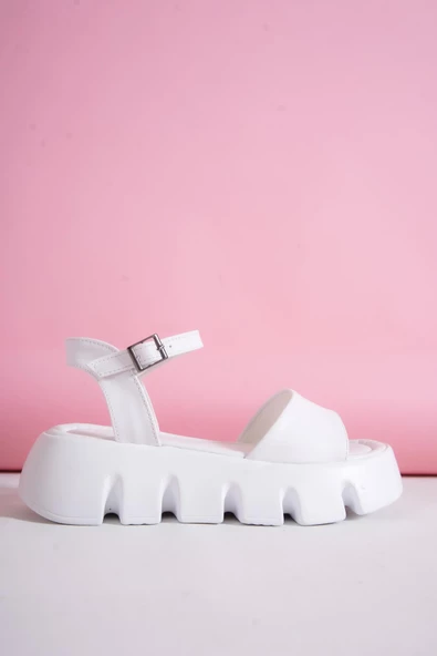 BASSKAN KADIN KER BEYAZ YÜKSEK TABAN BİLEKTEN BAĞLAMA SANDALET ürün görseli 1