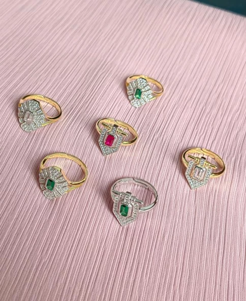 Çift Renkli Ortası Ruby Baget Taşlı Gümüş Yüzük - Resim 2