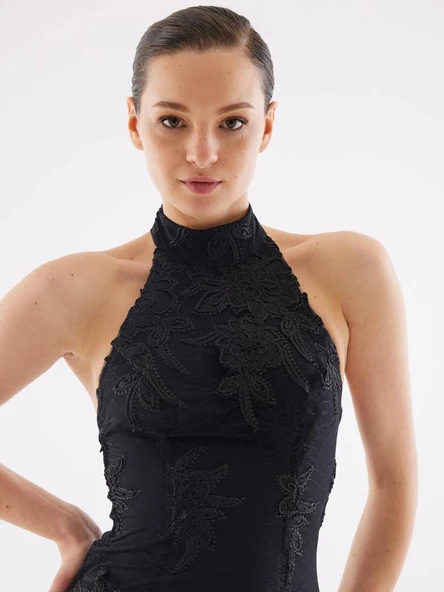 Halter Yaka Sırt Detaylı Dantel Siyah Midi Elbise - 5