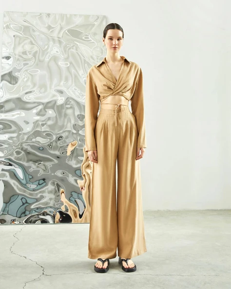 İp Detay Bej Crop Bluz ürün görseli 1