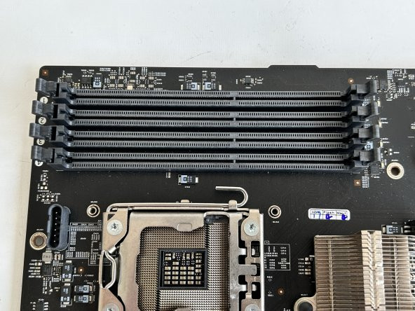 Apple Mac Pro 820-2482-A Anakart 639-1061 (Çıkma Parça) - 4