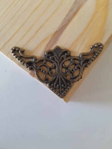 Büyük boy kutu sandık kapak köşe süsleme takımı çivili 4 adet antik renk