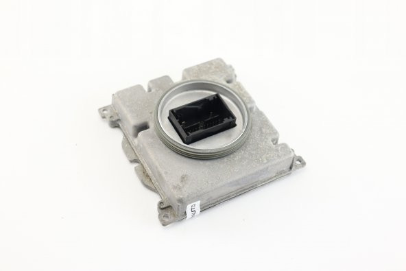 7PP941572AC  Audi A3  2016- 2020 FAR BEYNİ ürün görseli