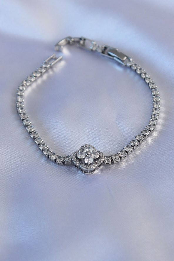 316L Çelik Gümüş Renk Zirkon Taşlı Çiçek Model Kadın Bileklik ürün görseli